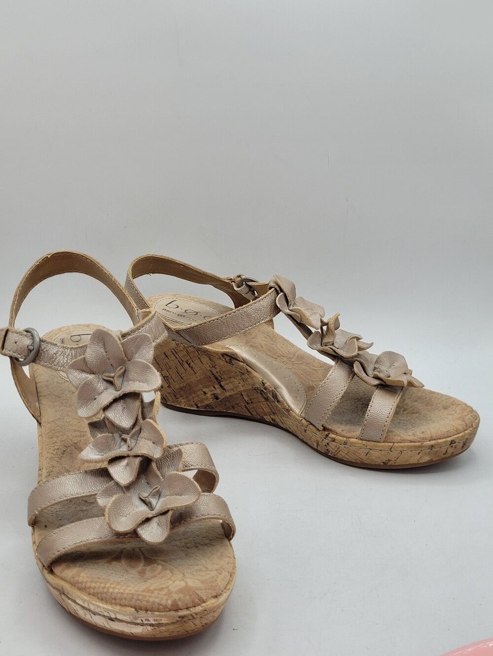 Born metallic gold leather 4" wedge sandals cluster of flowers Size 8